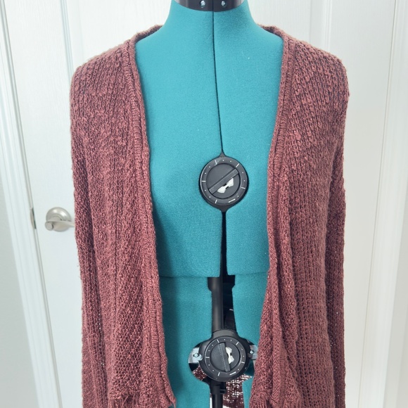 Perfect Fall Accent Sweater with Fringe- kind of like a faded pomegranate color - Picture 1 of 8